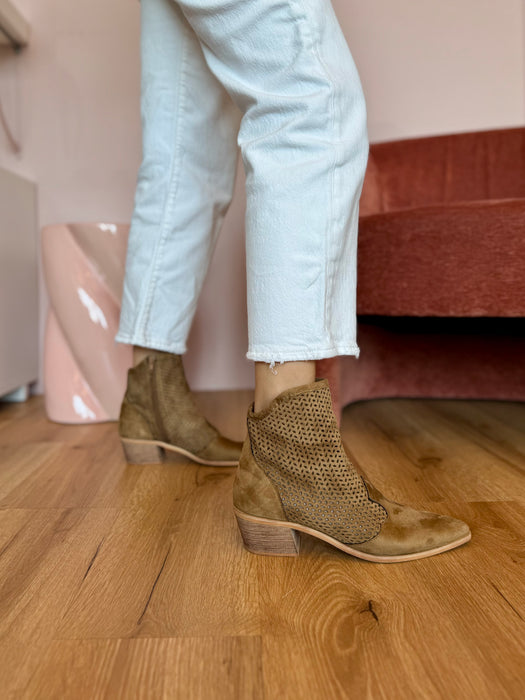 Texano forato Corina