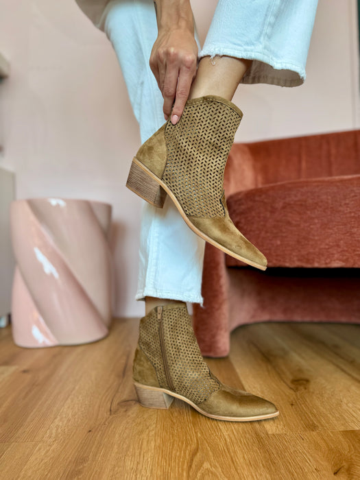 Texano forato Corina