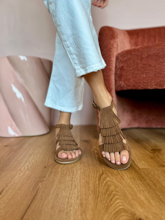 Sandaletto frangette TABACCO