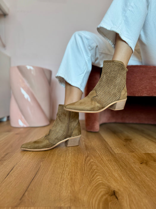 Texano forato Corina