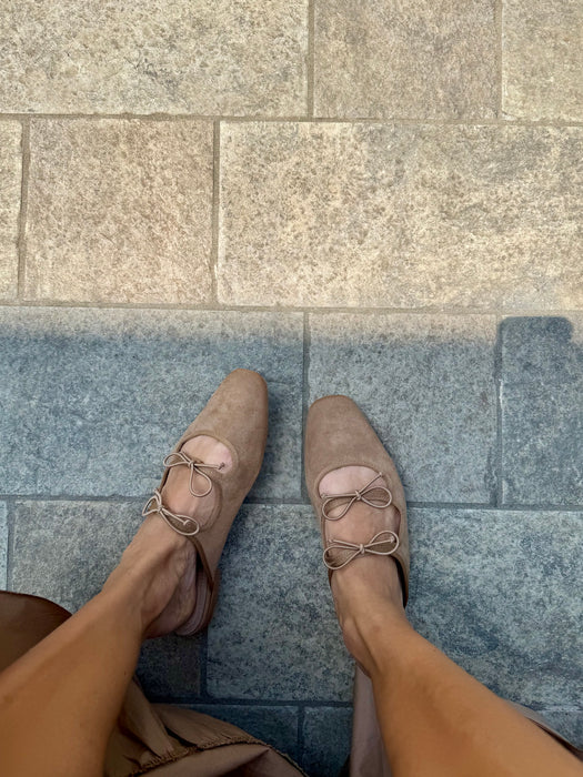 Mules / sabot fiocchetti SABBIA