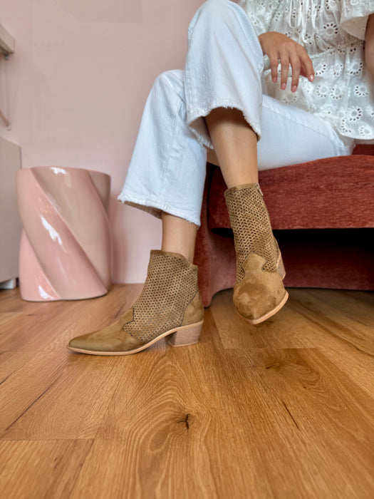 Texano forato Corina