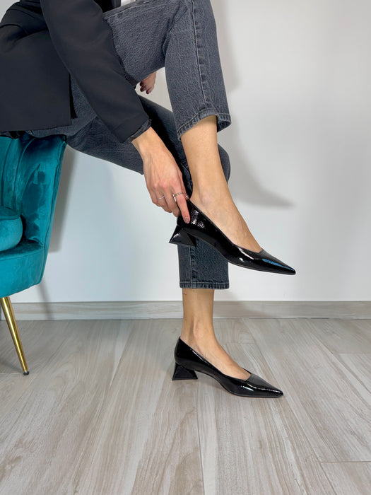 Decolletè EAGLE nera