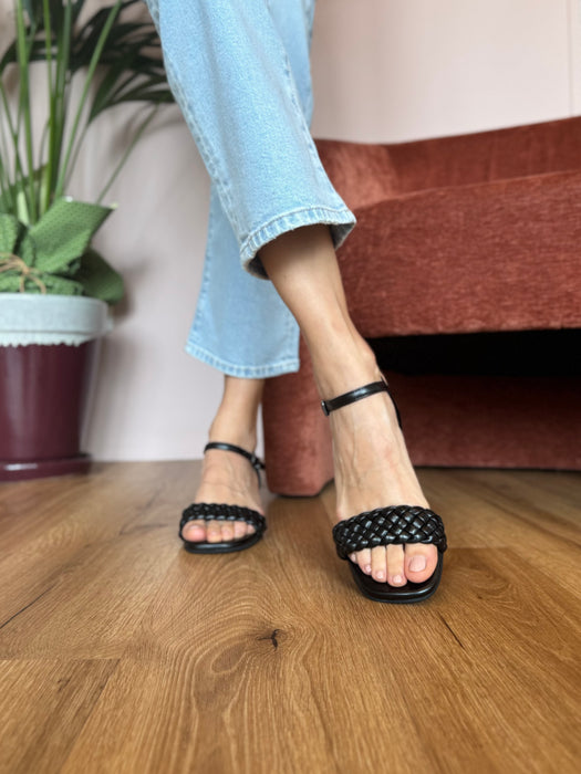 Sandaletto Alice intrecciato NERO