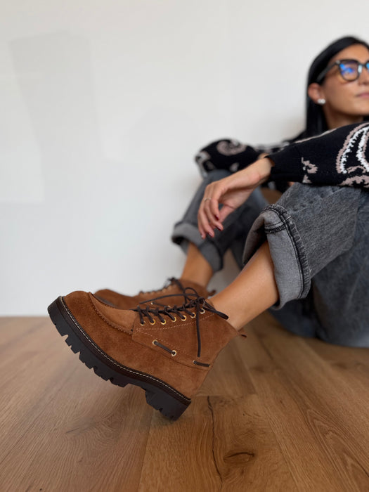 Stivaletto barca cognac