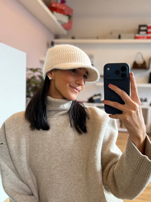 Berretto con visiera in maglia - vari colori