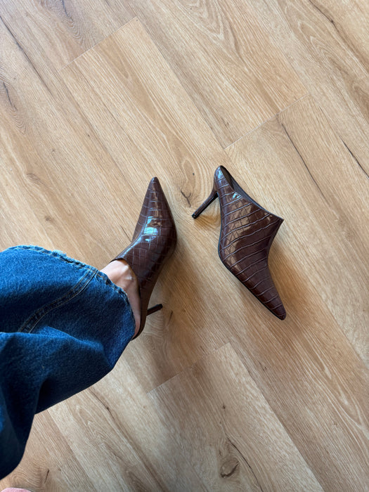 Mules coccodrillo MARRONE