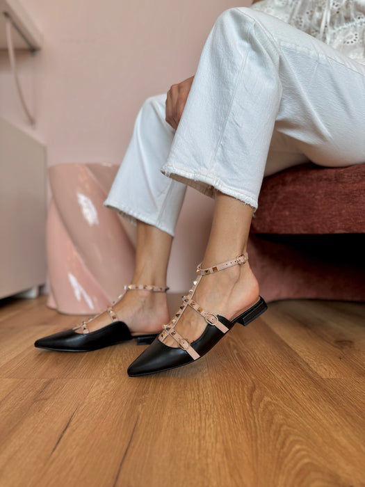 Chanellina borchie nera/nude