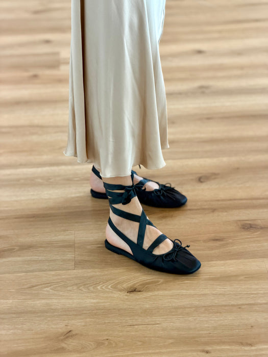 Ballerina NERO ballet