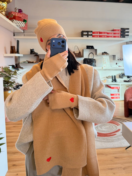 SET SCIARPA+BERRETTA+GUANTO CUORE