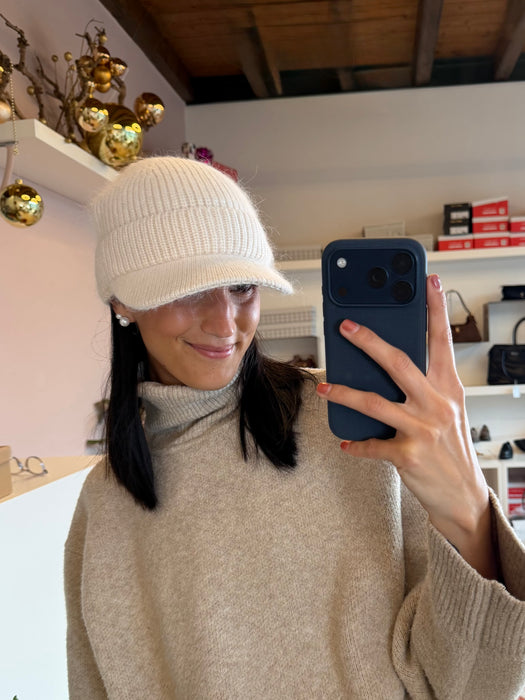 Berretto con visiera in maglia - vari colori