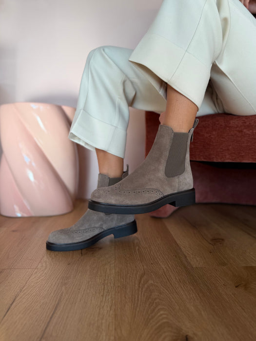Chelsea boots camoscio TORTORA