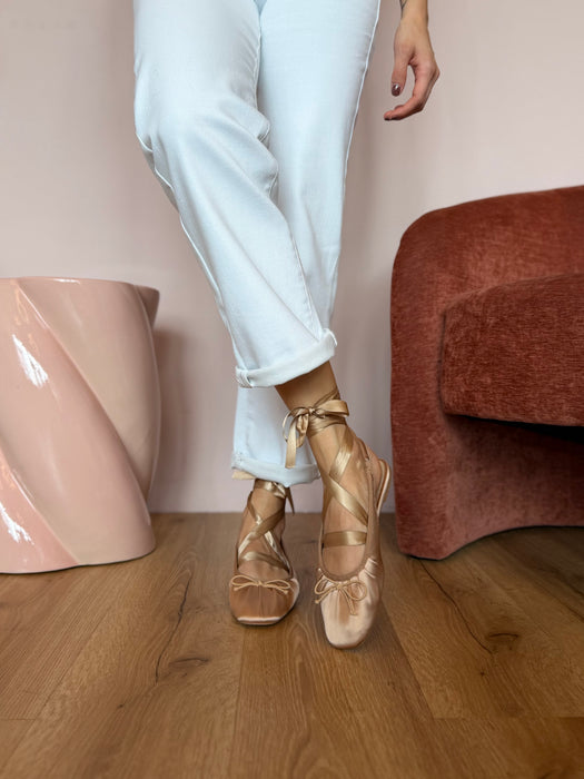 Ballerina CIPRIA ballet