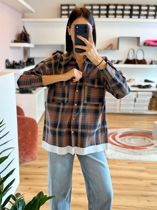Camicia a quadri con fondo a contrasto