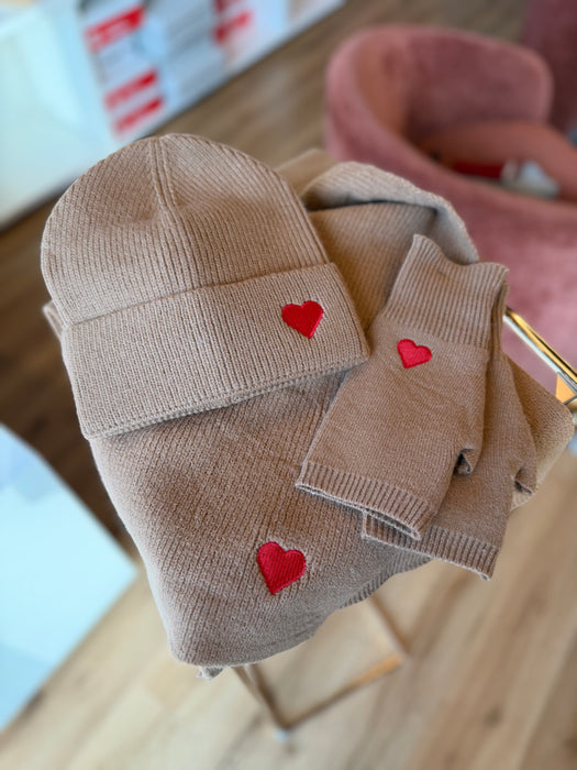 SET SCIARPA+BERRETTA+GUANTO CUORE