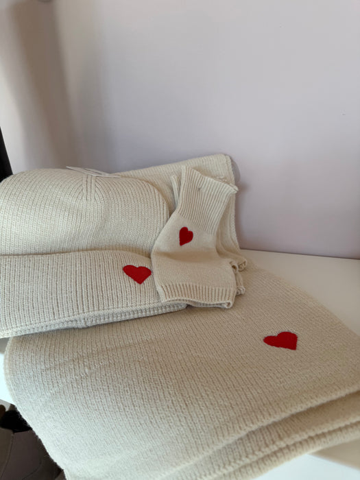 SET SCIARPA+BERRETTA+GUANTO CUORE